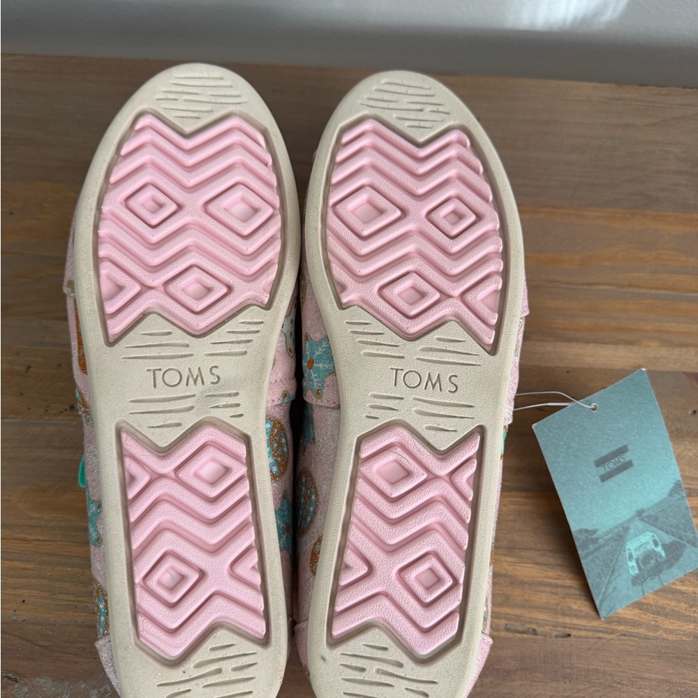 Toms Pink Sugar Cookie Print Slip-Ons Sz 9 NWT - Picture 5 of 5